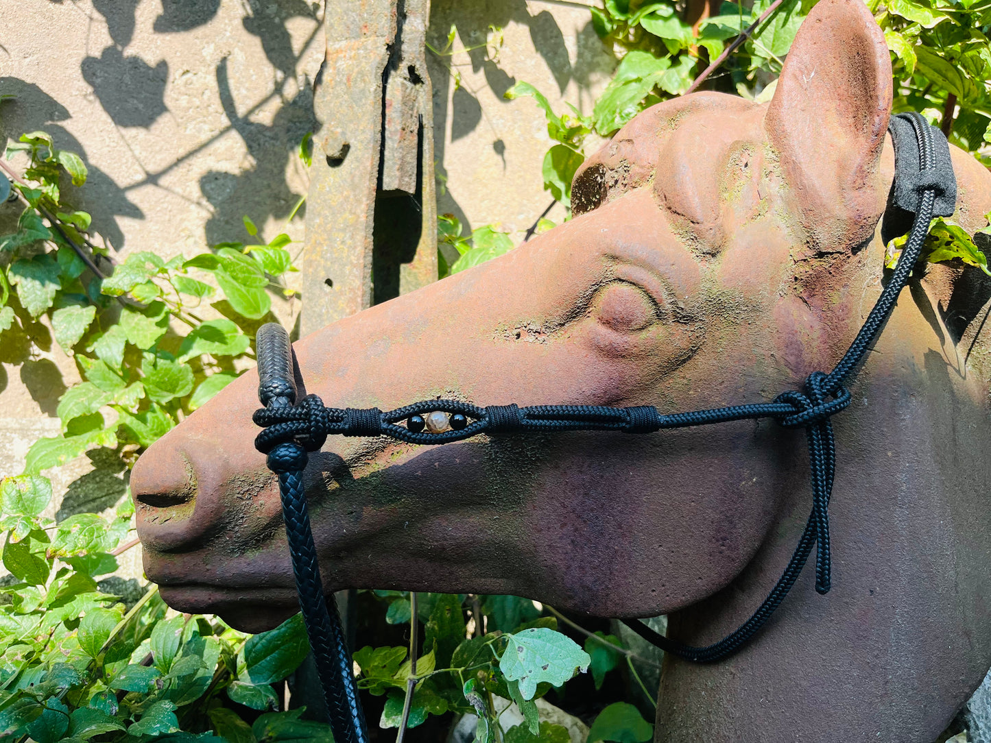 Bosalhanger mit Halbedelstein-Perlen